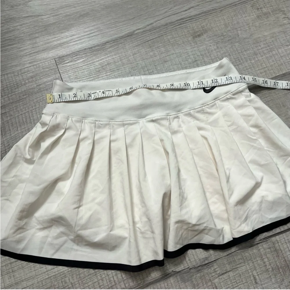 NIKE DRI FIT Pleated Tennis Skort White Black Size Large
